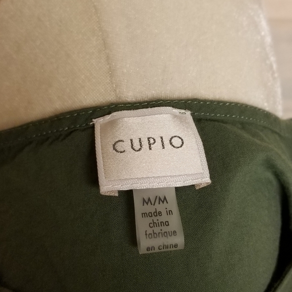 ⭐️ Cupio embroidered top - Picture 7 of 7